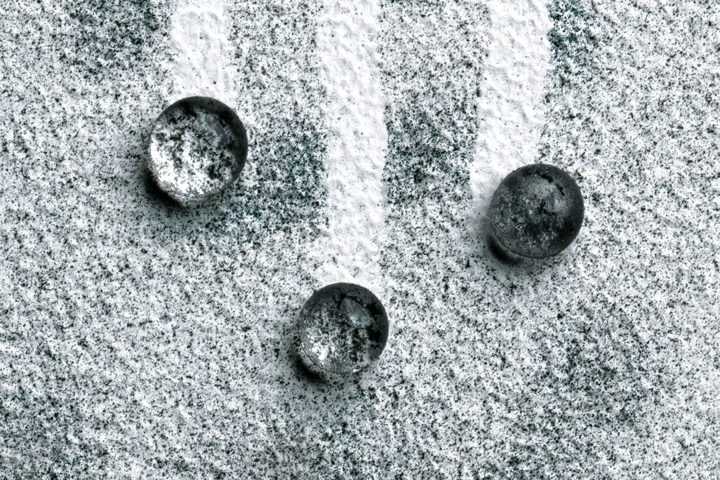 drip_test_after_stocolor_lotusan__paint_coat__water_drops