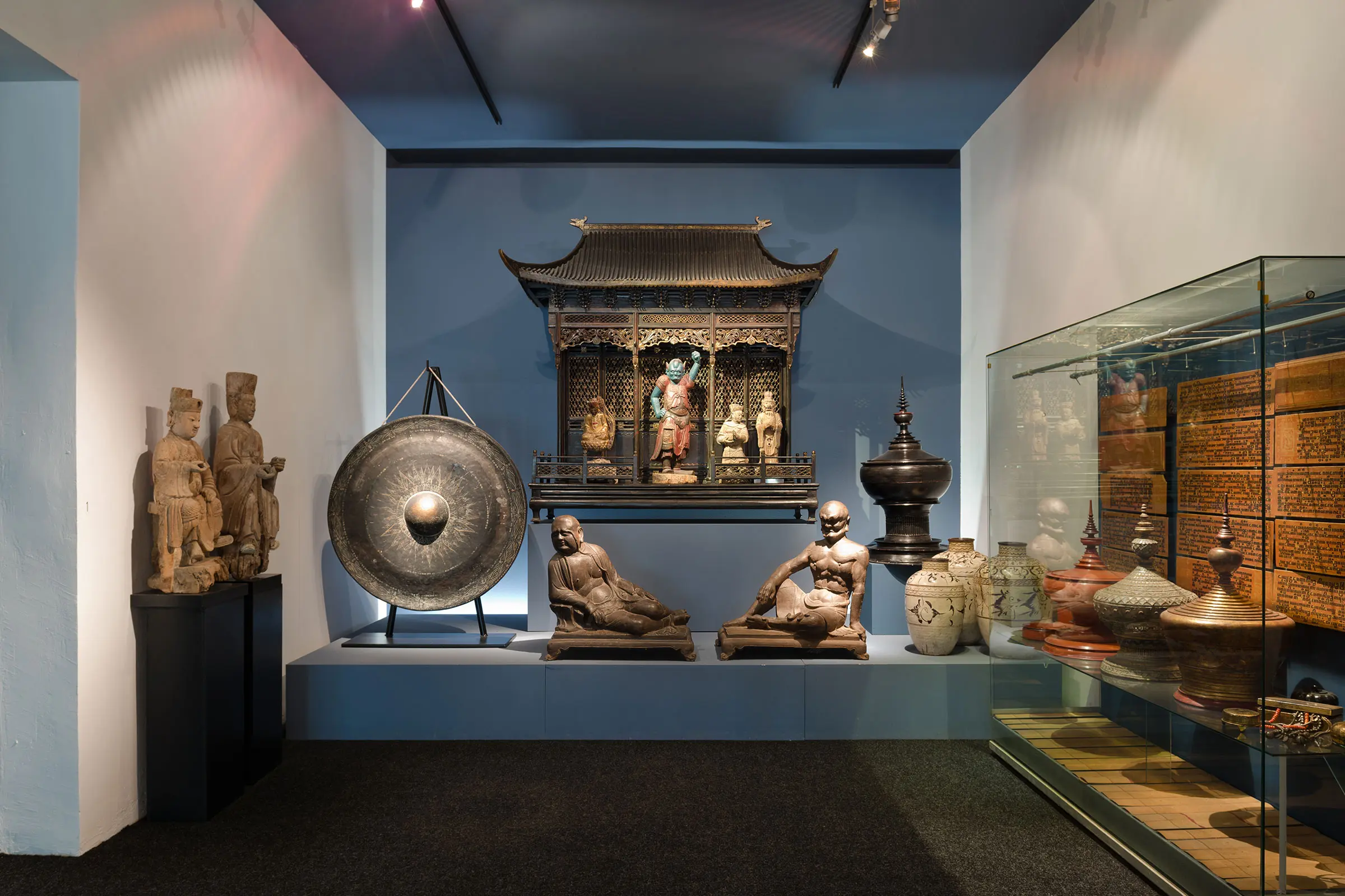 hausdervoelker_schwarz_aut_004