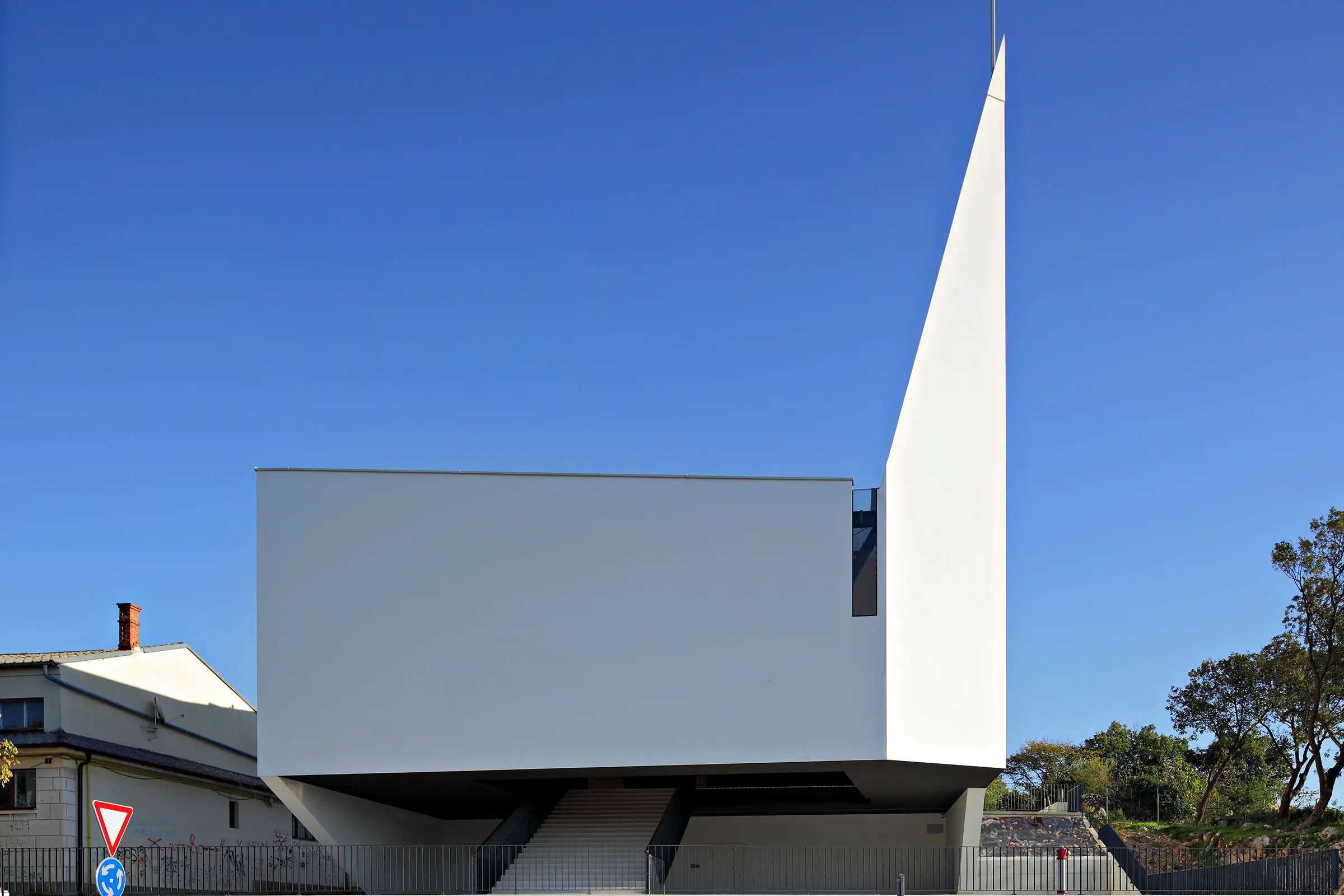 kirchesevtaana_rijeka_kroatien_004