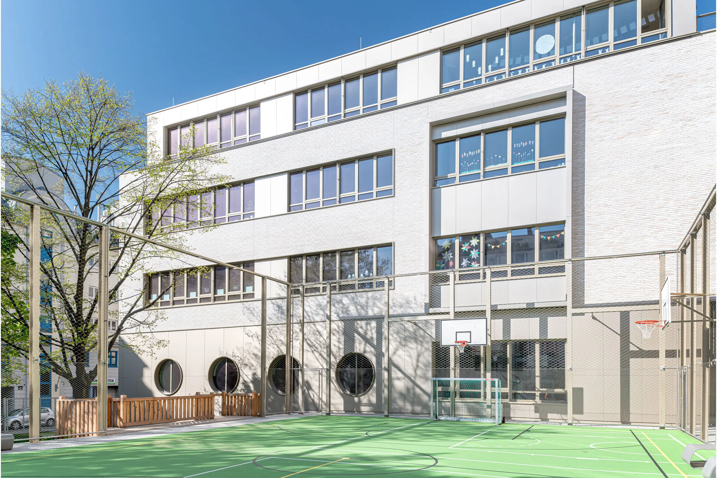 volksschule_mittelgasse_wien_2400x1600